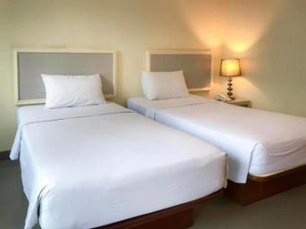J Two S Pratunam Hotel Bangkok Exterior foto