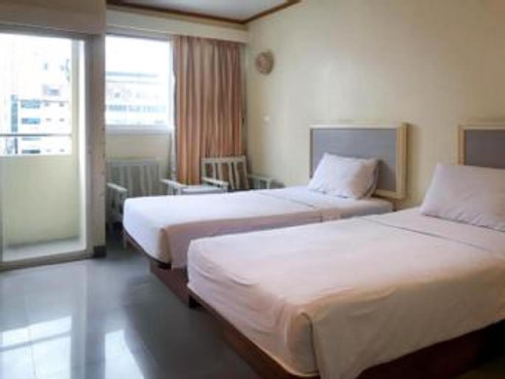 J Two S Pratunam Hotel Bangkok Exterior foto