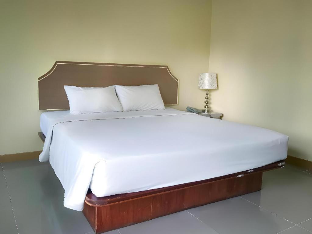 J Two S Pratunam Hotel Bangkok Exterior foto