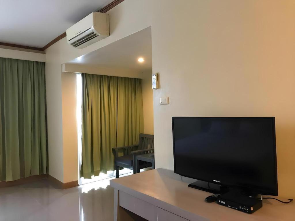J Two S Pratunam Hotel Bangkok Exterior foto